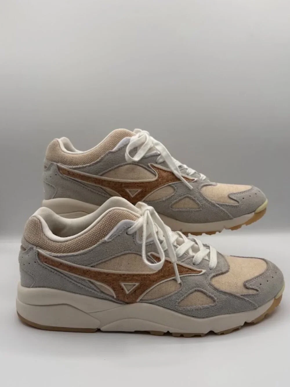 New Mizuno Men's Size 10 RB-LINE Sneakers SKY MEDAL Undyed White x Cork